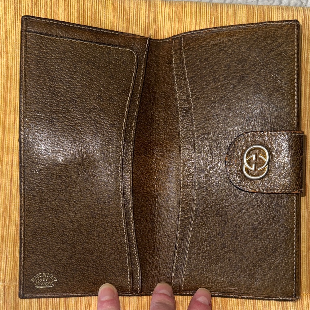 Gucci Dark Brown Leather Wallet with Gold Emblem part of the old Sherry line - Picture 2 of 7